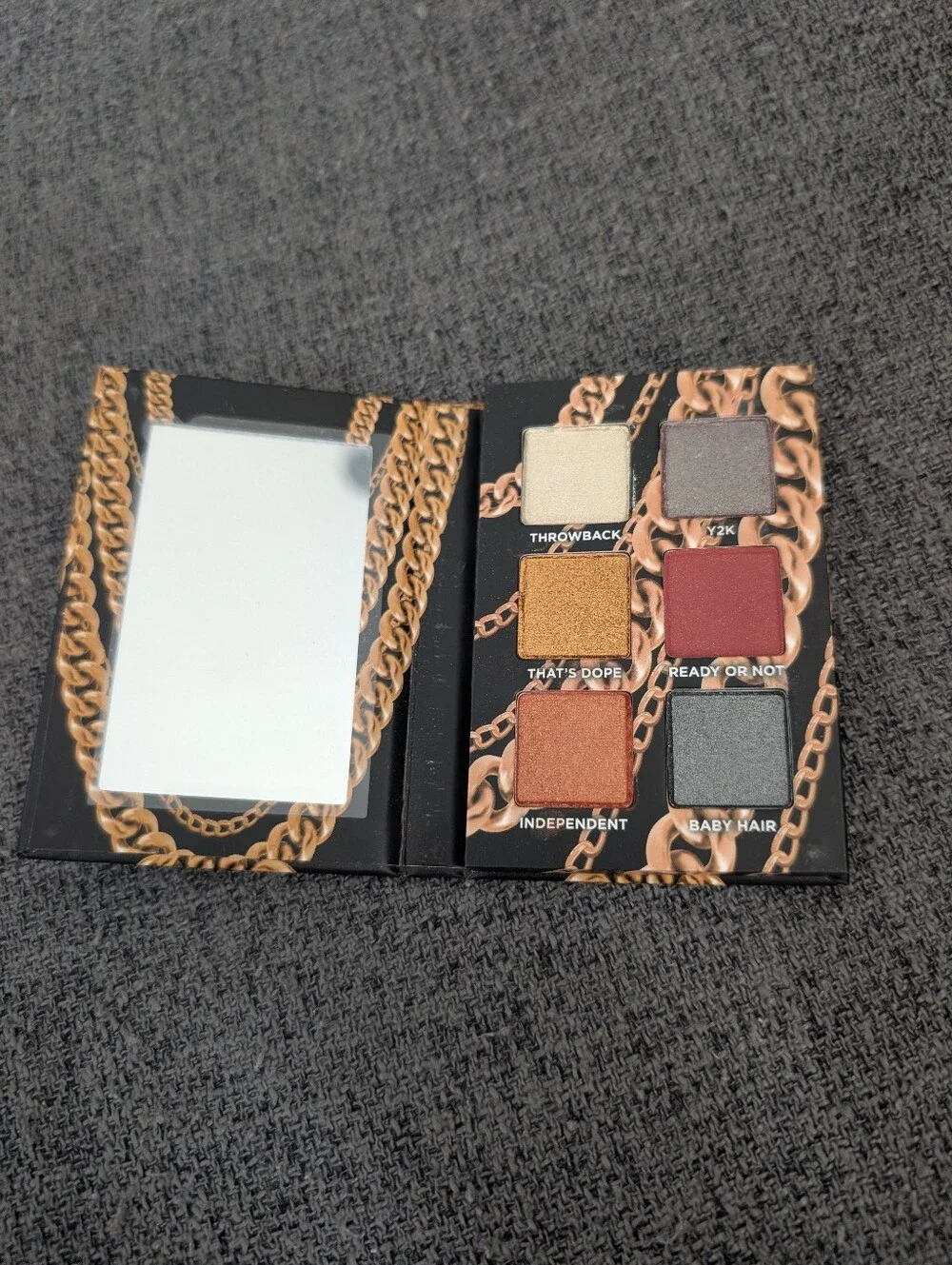 URBAN DECAY DECADES Mini Eyeshadow Palette - '00s SOUNDTRACK
